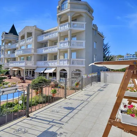 Alekta - Free Parking 3*