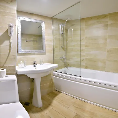 Alekta - Free Parking فندق فارنا