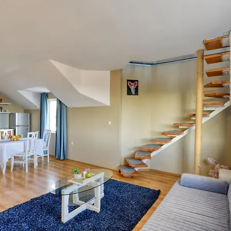 Alekta Hotel 3*