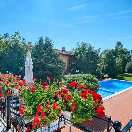 Alekta - Free Parking فندق فارنا