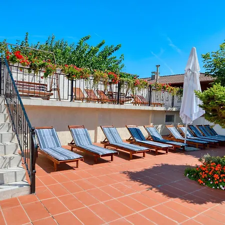 فندق Alekta - Free Parking 3*