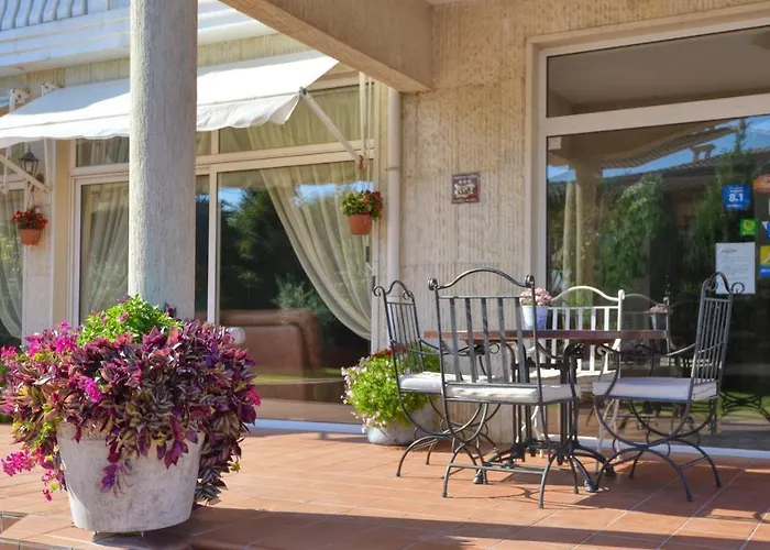 Alekta - Free Parking 酒店 3*