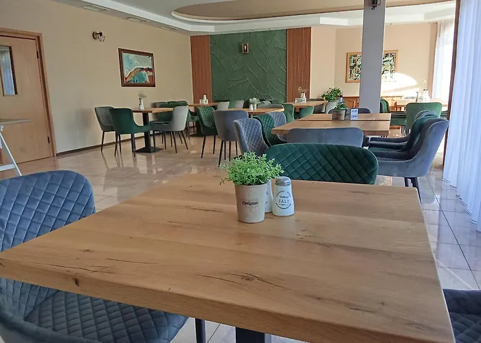 Alekta - Free Parking 酒店 3*