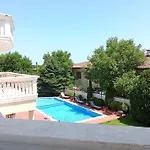 Alekta - Free Parking 3*