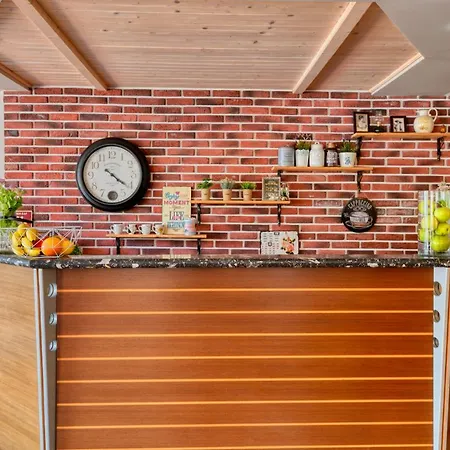 Alekta - Free Parking 3* Warna