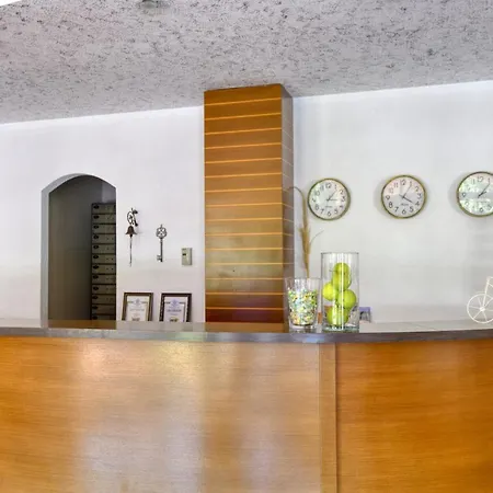 Alekta - Free Parking Hotel Warna