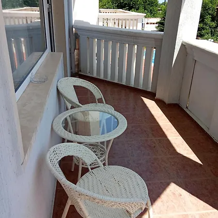 Alekta - Free Parking Hotel Warna