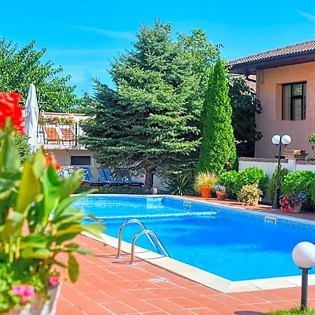 Hotel Alekta - Free Parking 3*