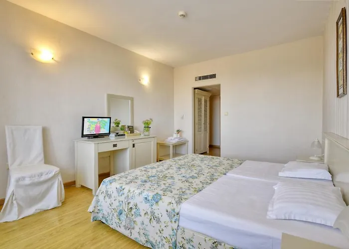 Hotel Alekta - Free Parking 3*