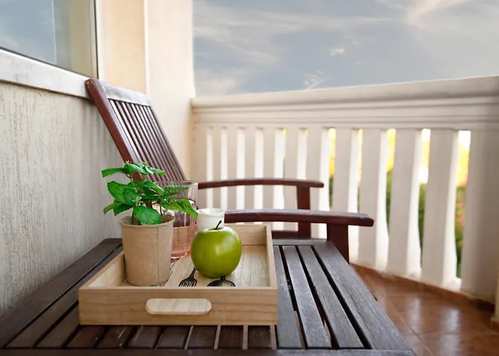 Alekta - Free Parking וארנה