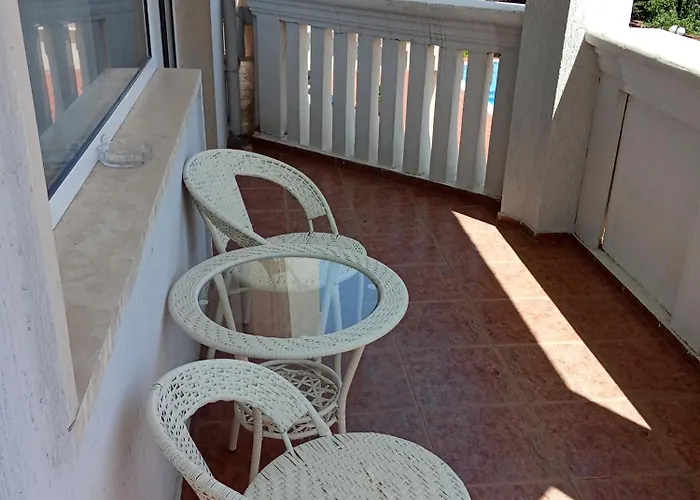 Alekta - Free Parking מלון וארנה